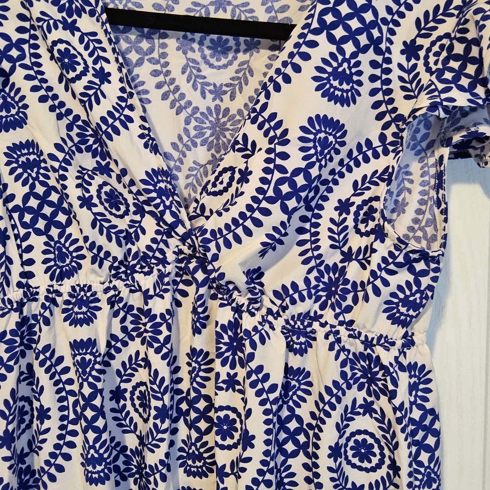 1 NWOT Cupshe Blue and White Flared Sleeve V-Neck boho maxi dress size small - Picture 9 of 10